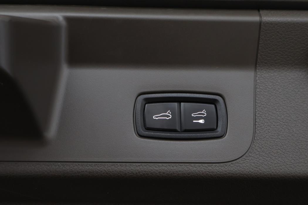 PORSCHE Panamera 2017