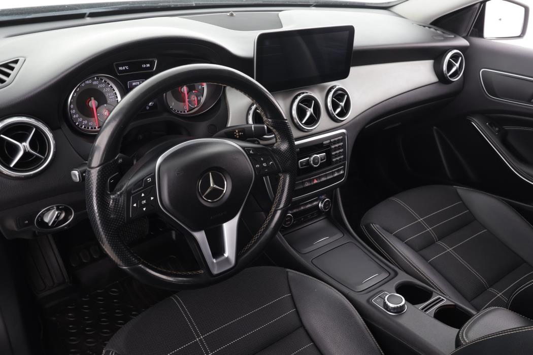 MERCEDES-BENZ GLA 2015