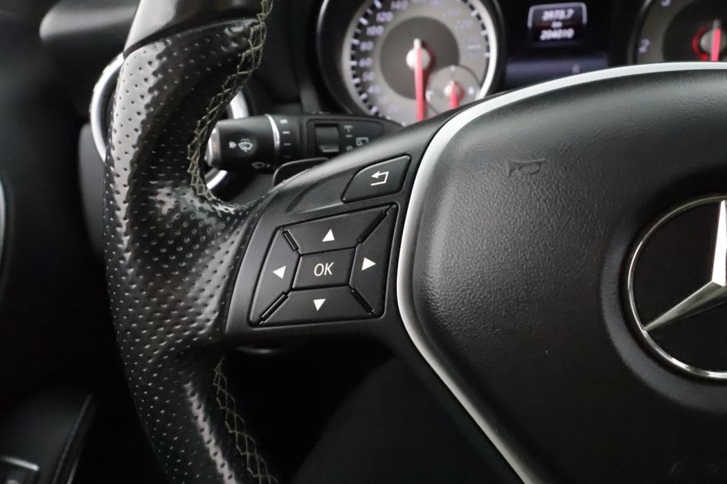 MERCEDES-BENZ GLA 2015