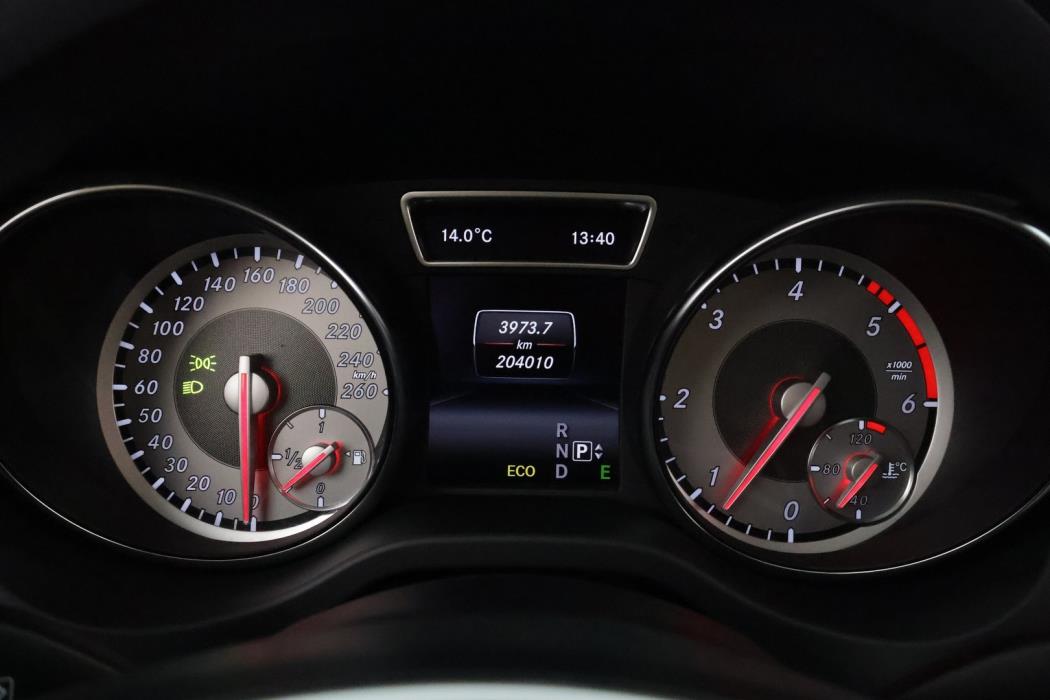 MERCEDES-BENZ GLA 2015