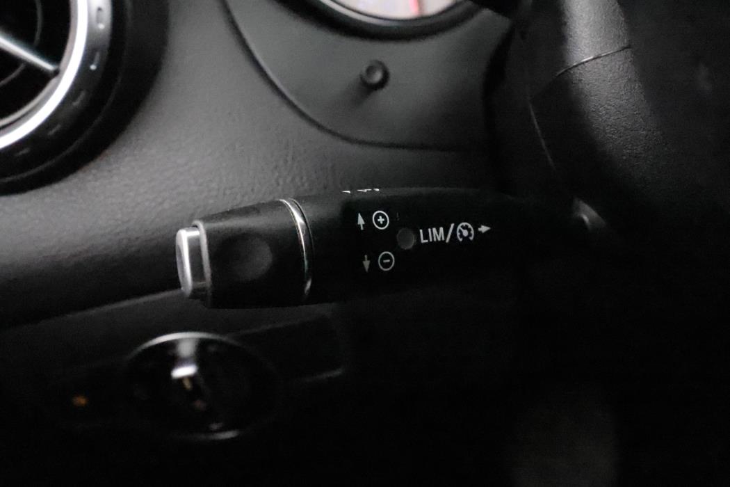 MERCEDES-BENZ GLA 2015