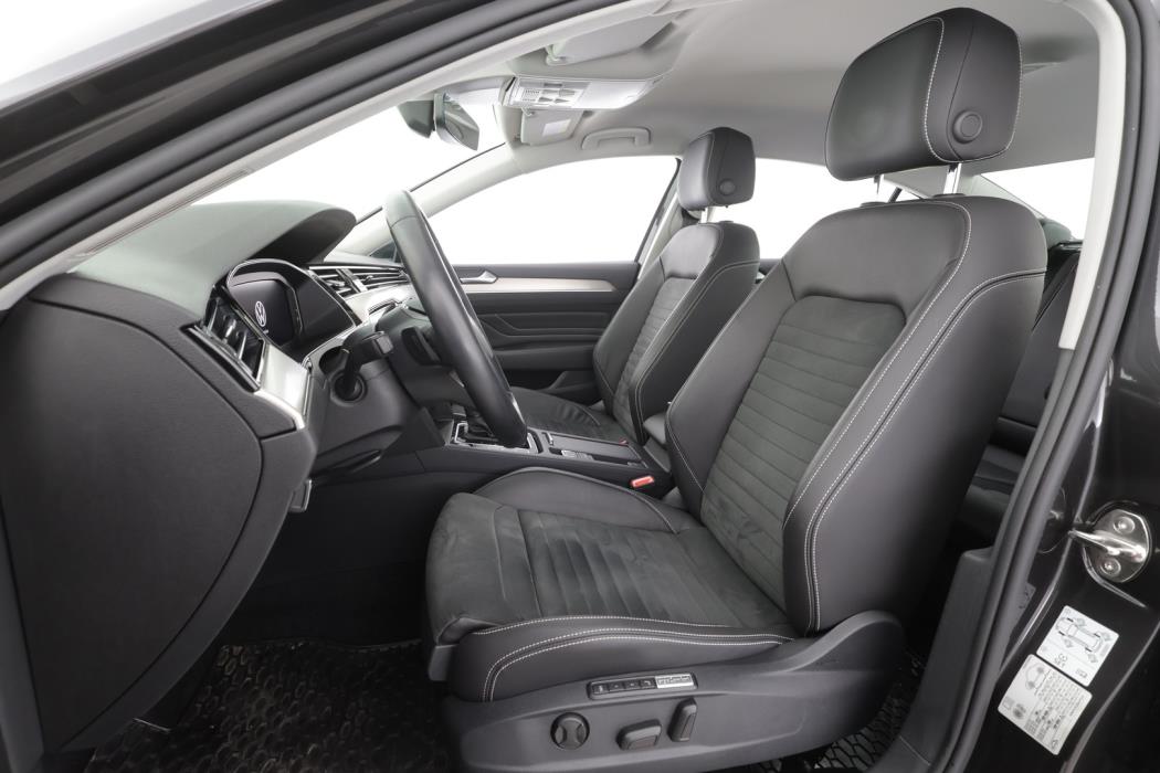 VOLKSWAGEN Passat 2022