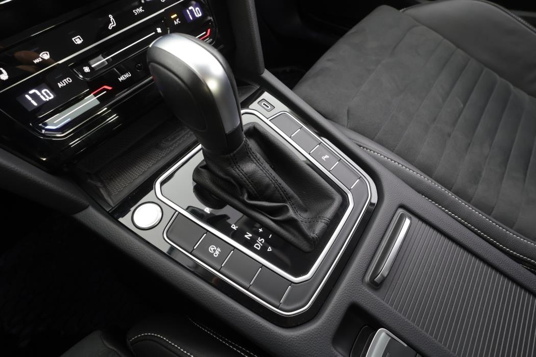VOLKSWAGEN Passat 2022