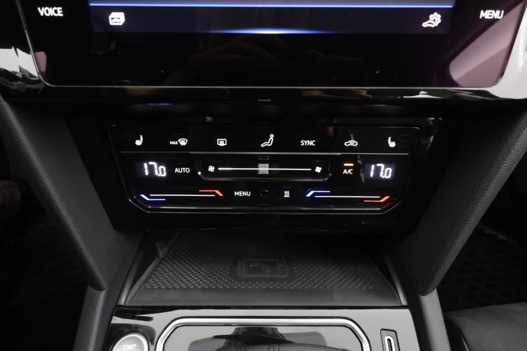VOLKSWAGEN Passat 2022