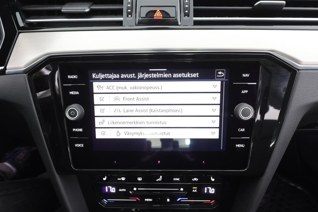 VOLKSWAGEN Passat 2022