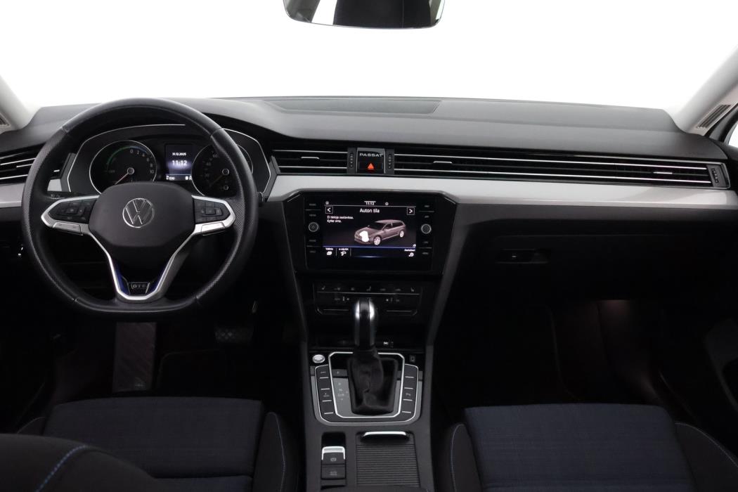 VOLKSWAGEN Passat 2022