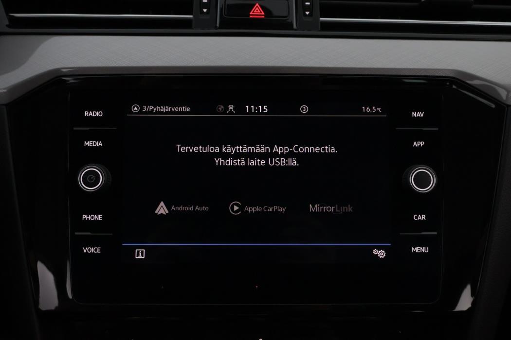 VOLKSWAGEN Passat 2022