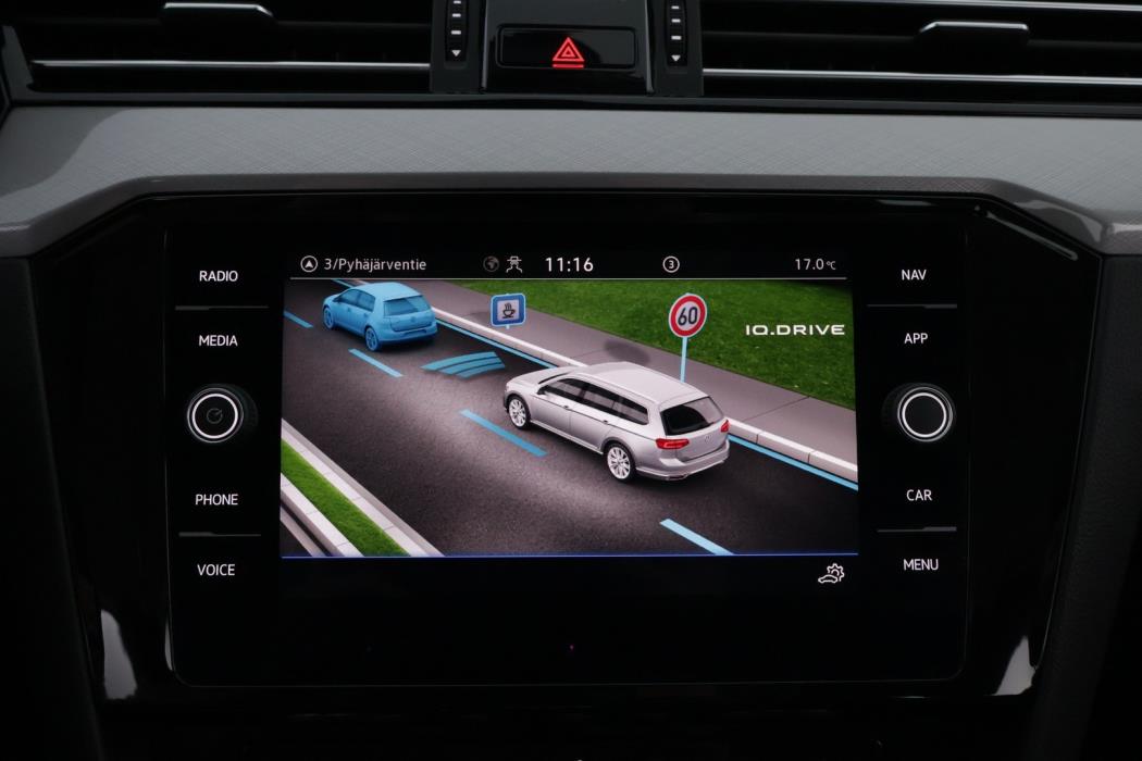 VOLKSWAGEN Passat 2022