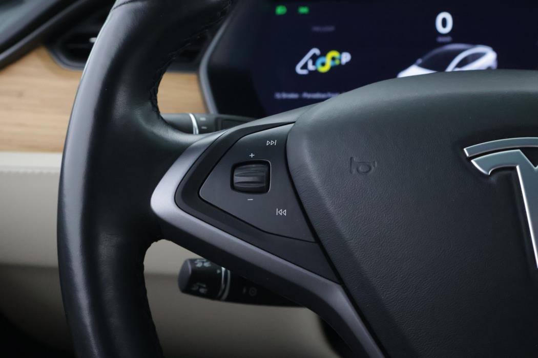 TESLA Model X 2019
