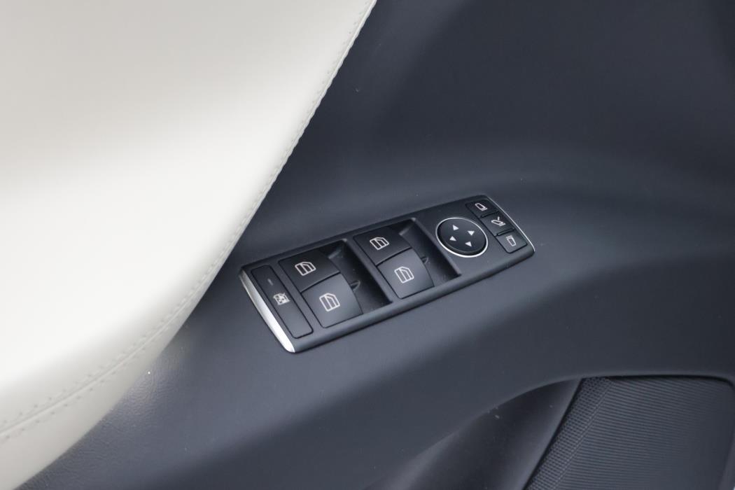 TESLA Model X 2019