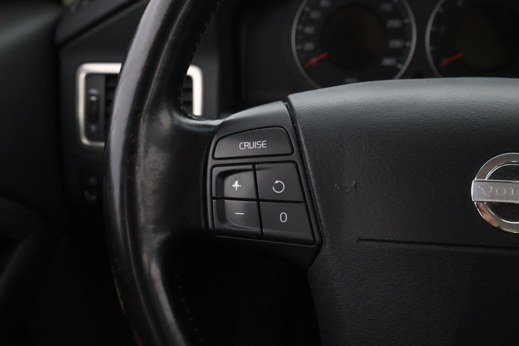VOLVO V70 2008