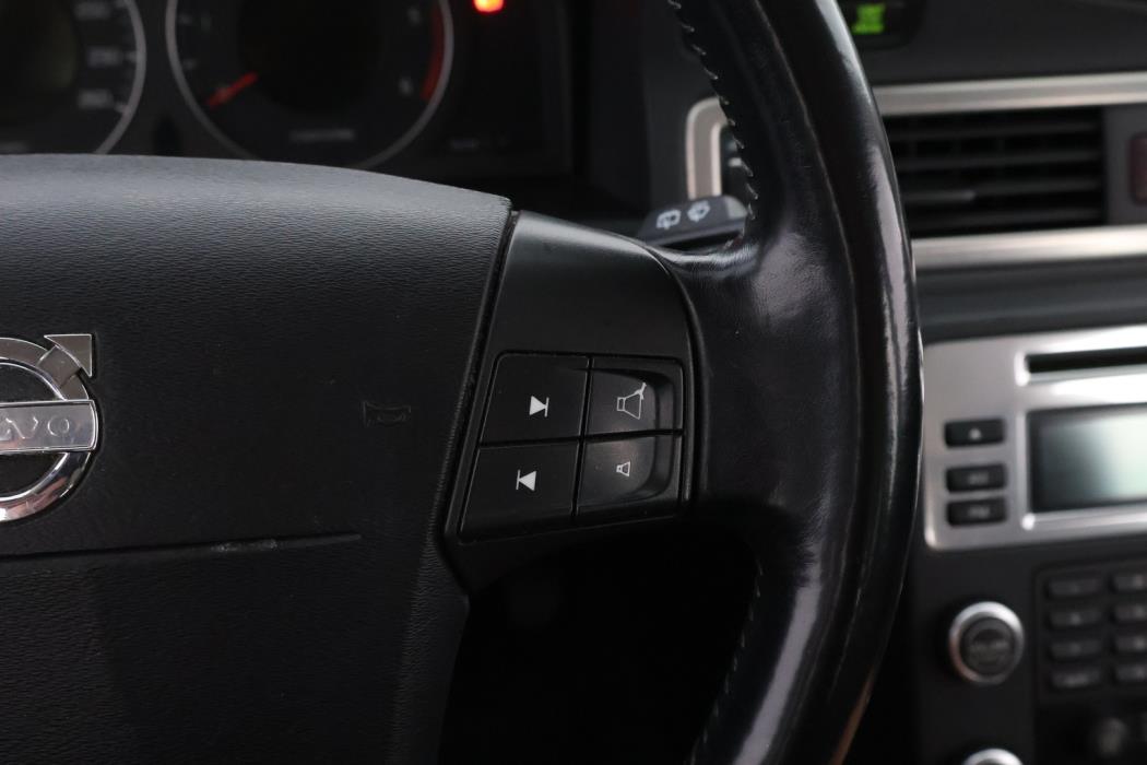 VOLVO V70 2008