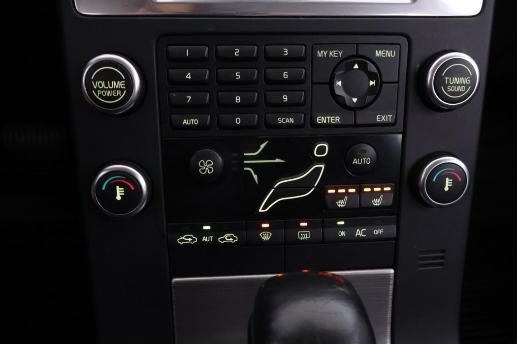 VOLVO V70 2008
