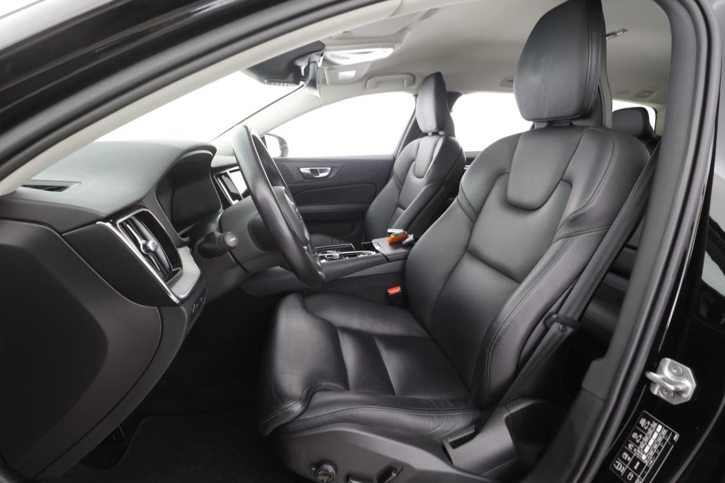 VOLVO V60 2021