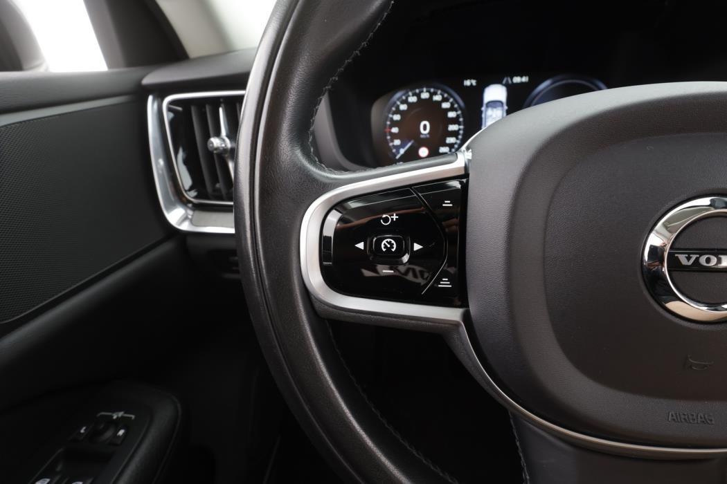 VOLVO V60 2021