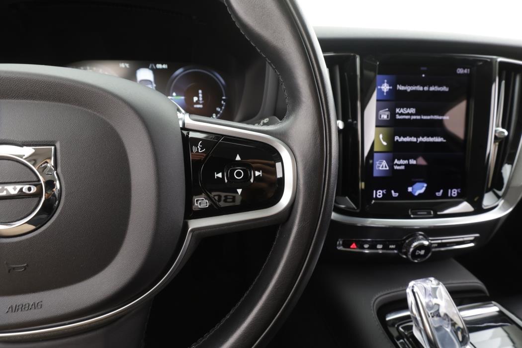 VOLVO V60 2021