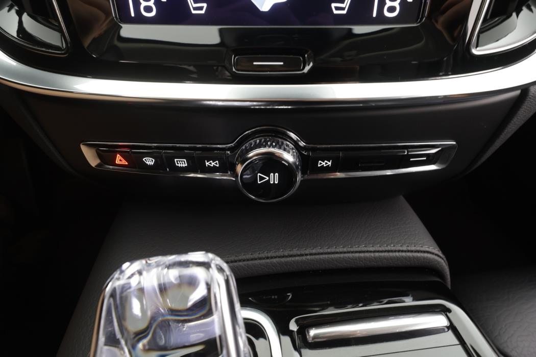 VOLVO V60 2021