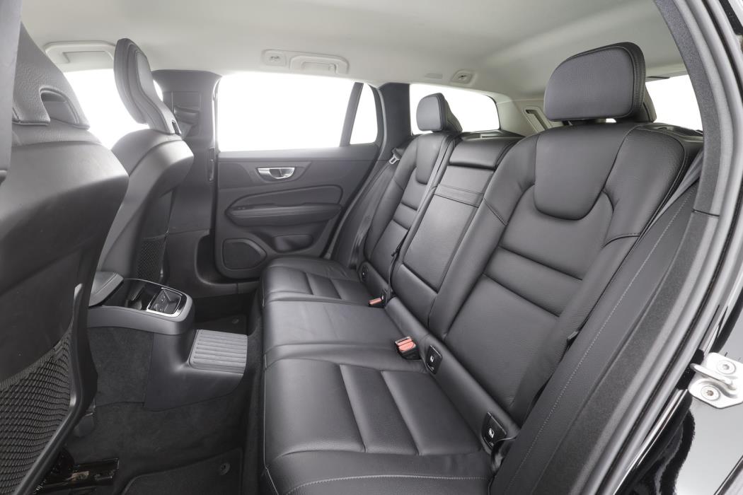 VOLVO V60 2021
