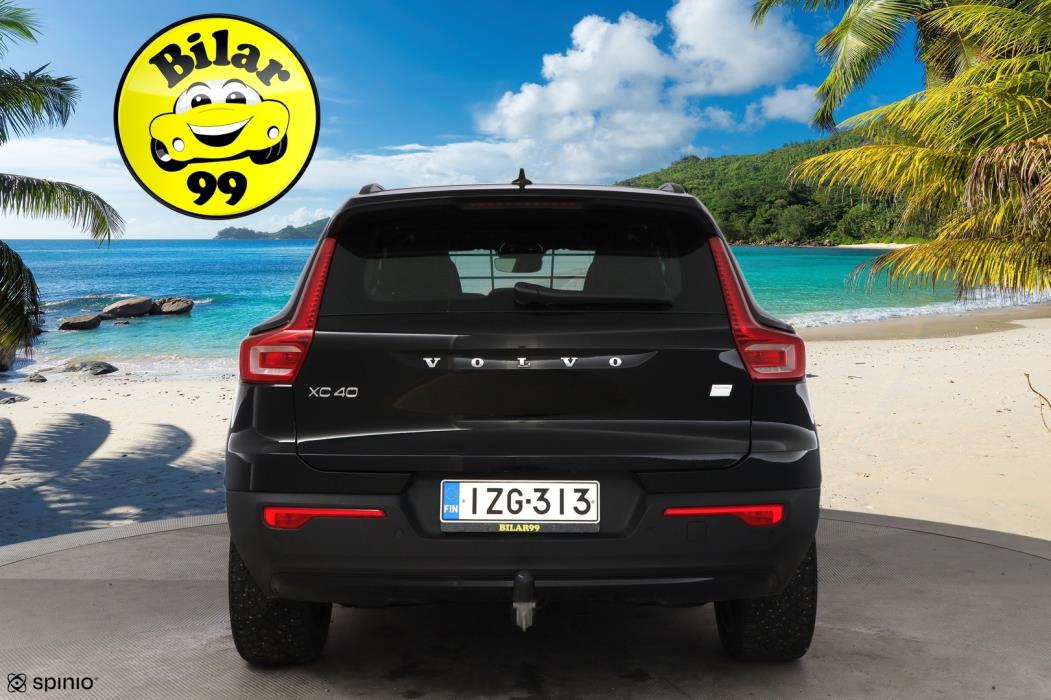 VOLVO XC40 2022