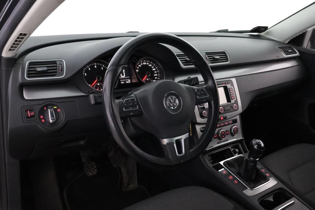 VOLKSWAGEN Passat 2014