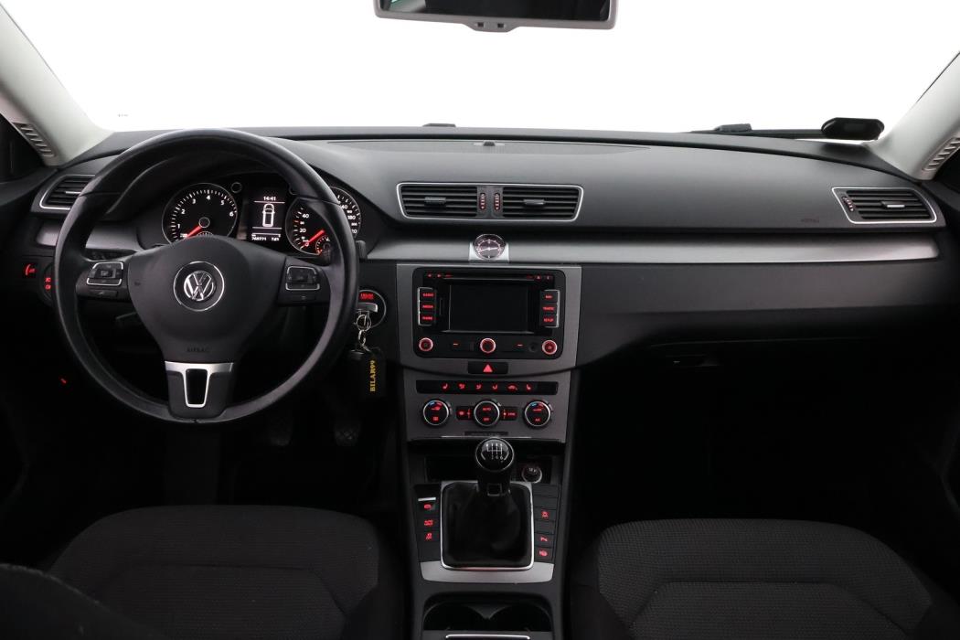 VOLKSWAGEN Passat 2014