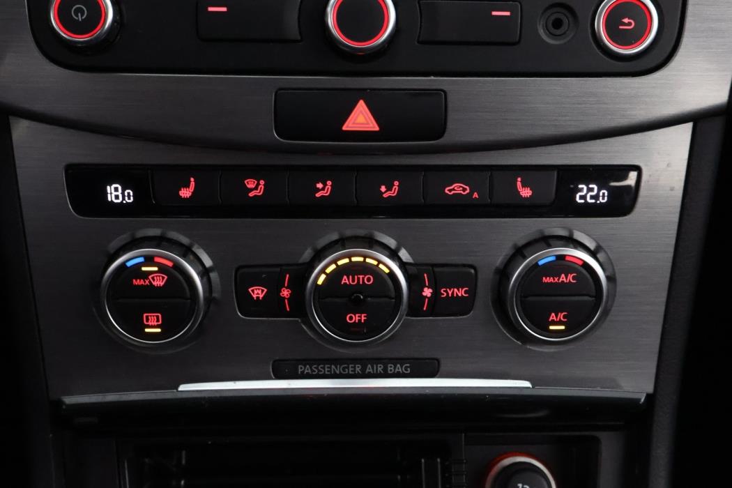 VOLKSWAGEN Passat 2014