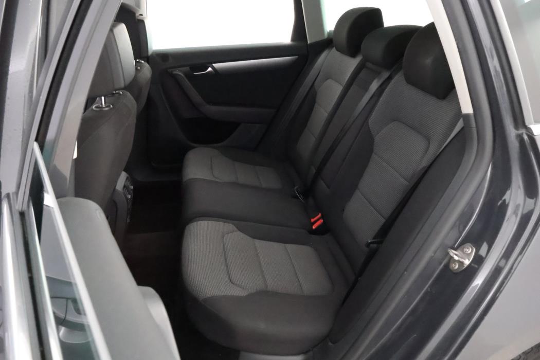 VOLKSWAGEN Passat 2014