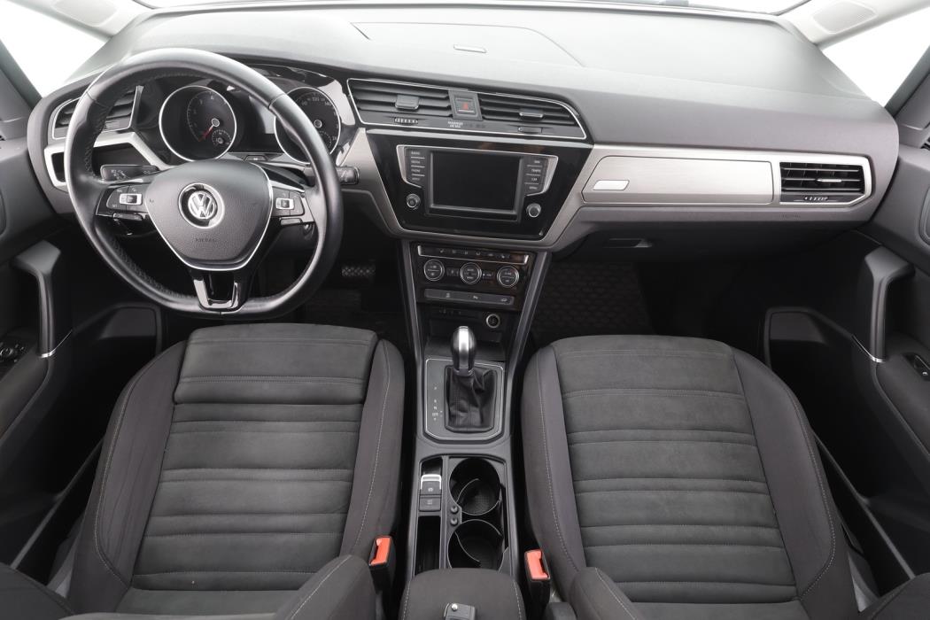 VOLKSWAGEN Touran 2017