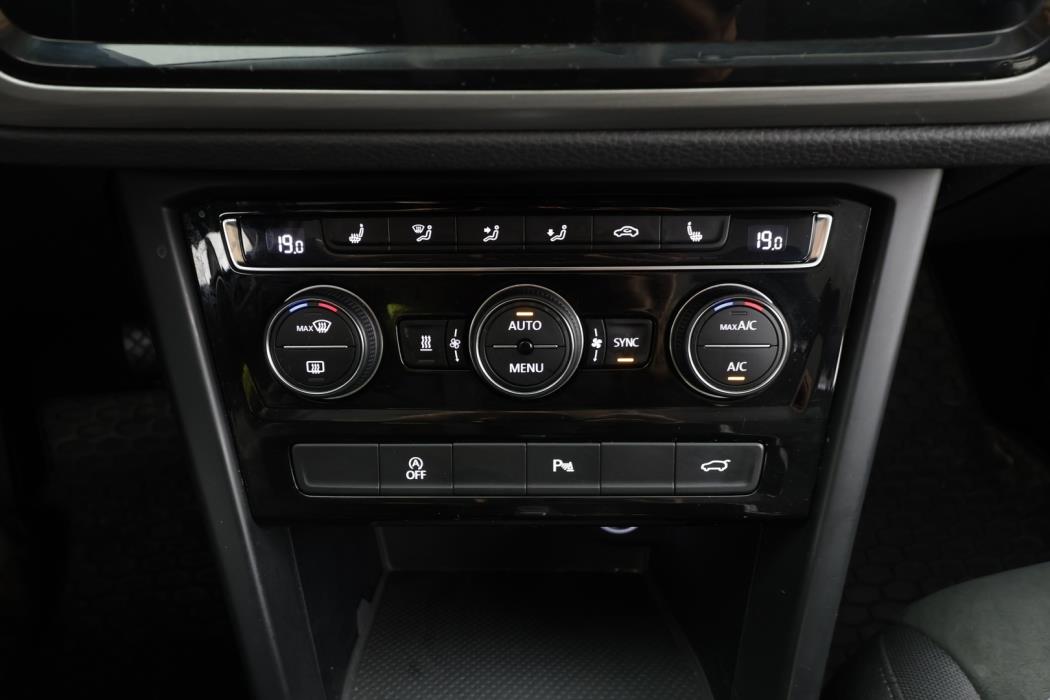 VOLKSWAGEN Touran 2017