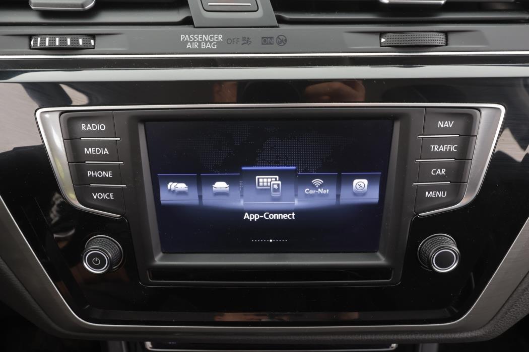 VOLKSWAGEN Touran 2017