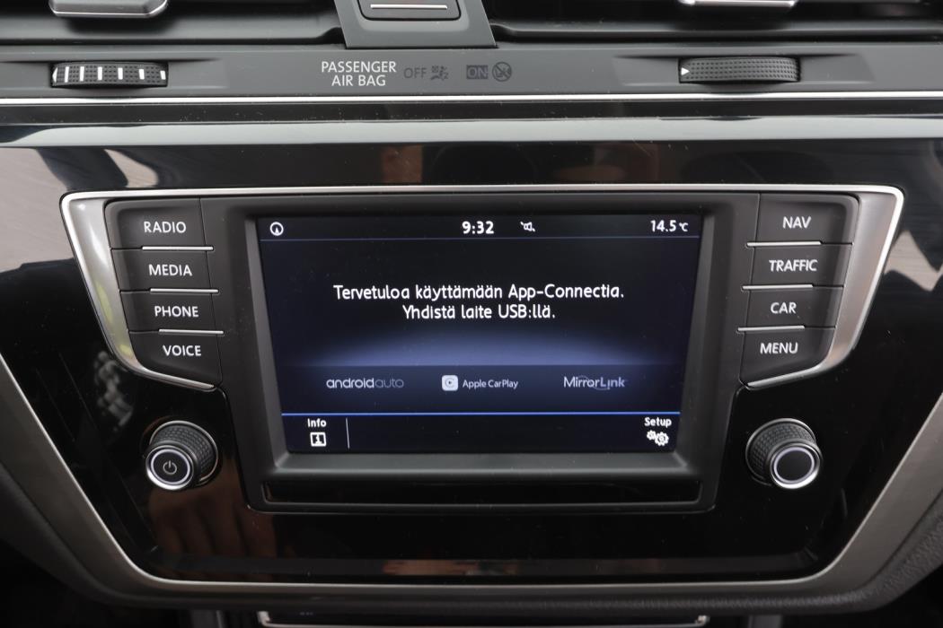 VOLKSWAGEN Touran 2017