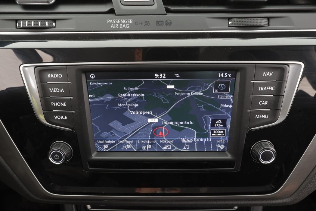 VOLKSWAGEN Touran 2017