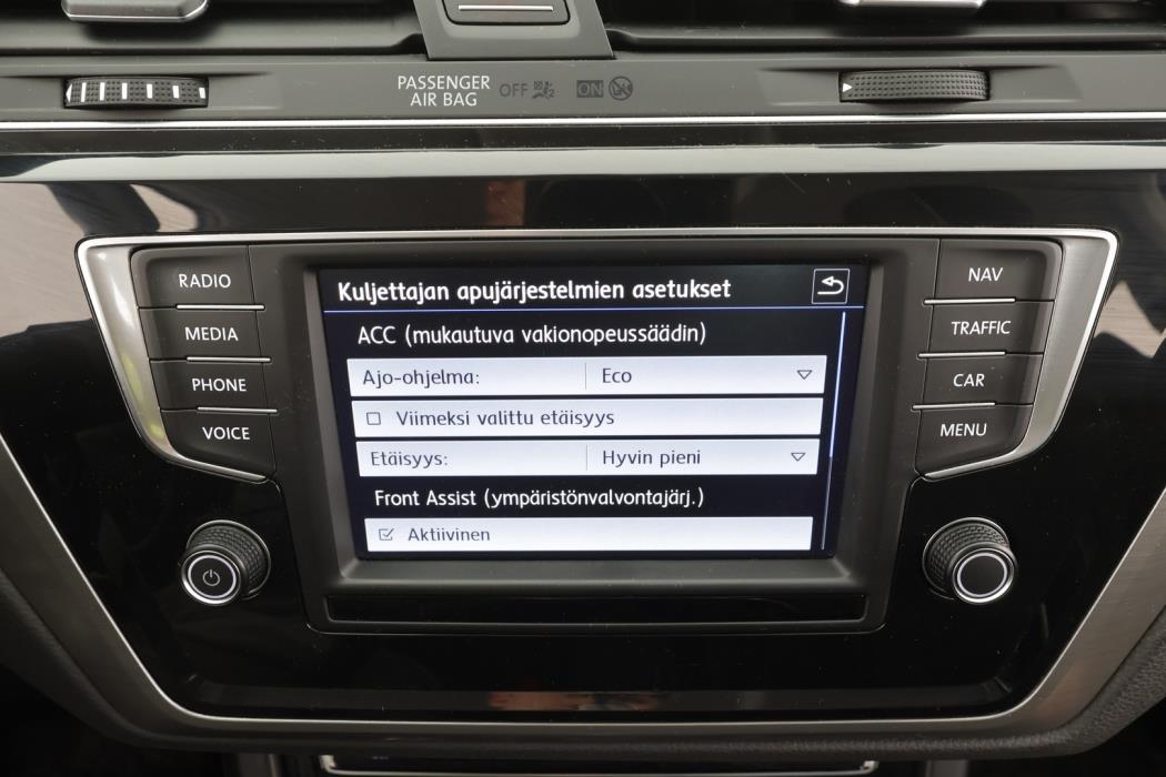VOLKSWAGEN Touran 2017