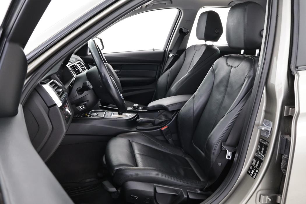 BMW 320 2019