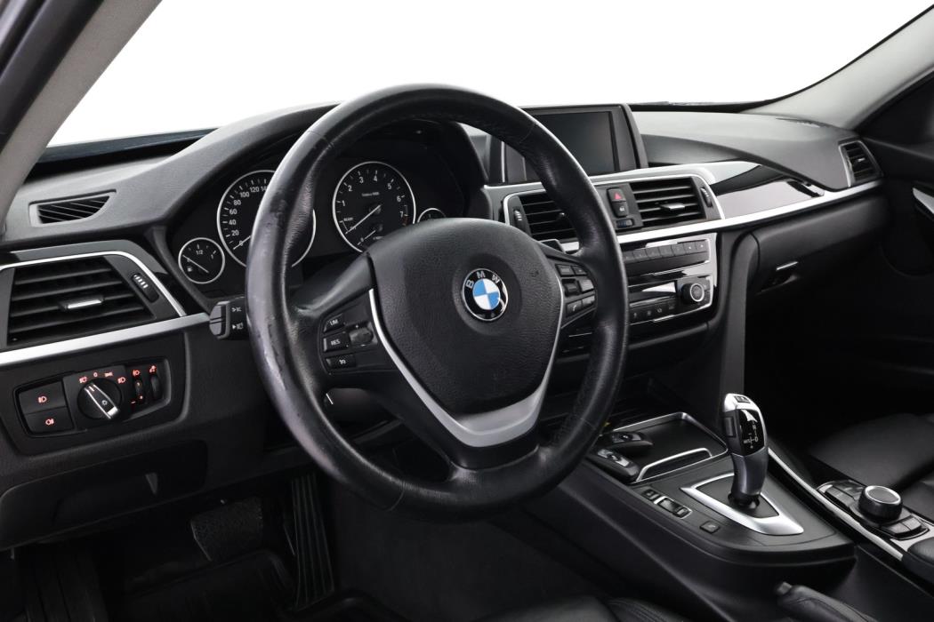 BMW 320 2019