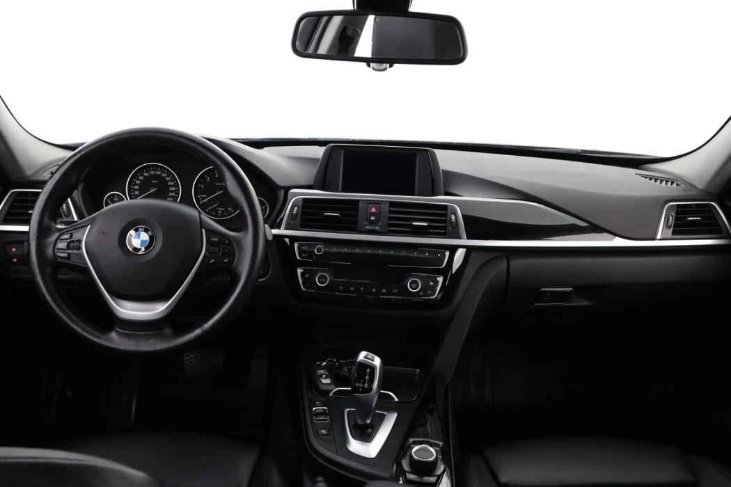 BMW 320 2019