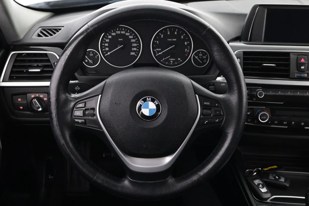 BMW 320 2019