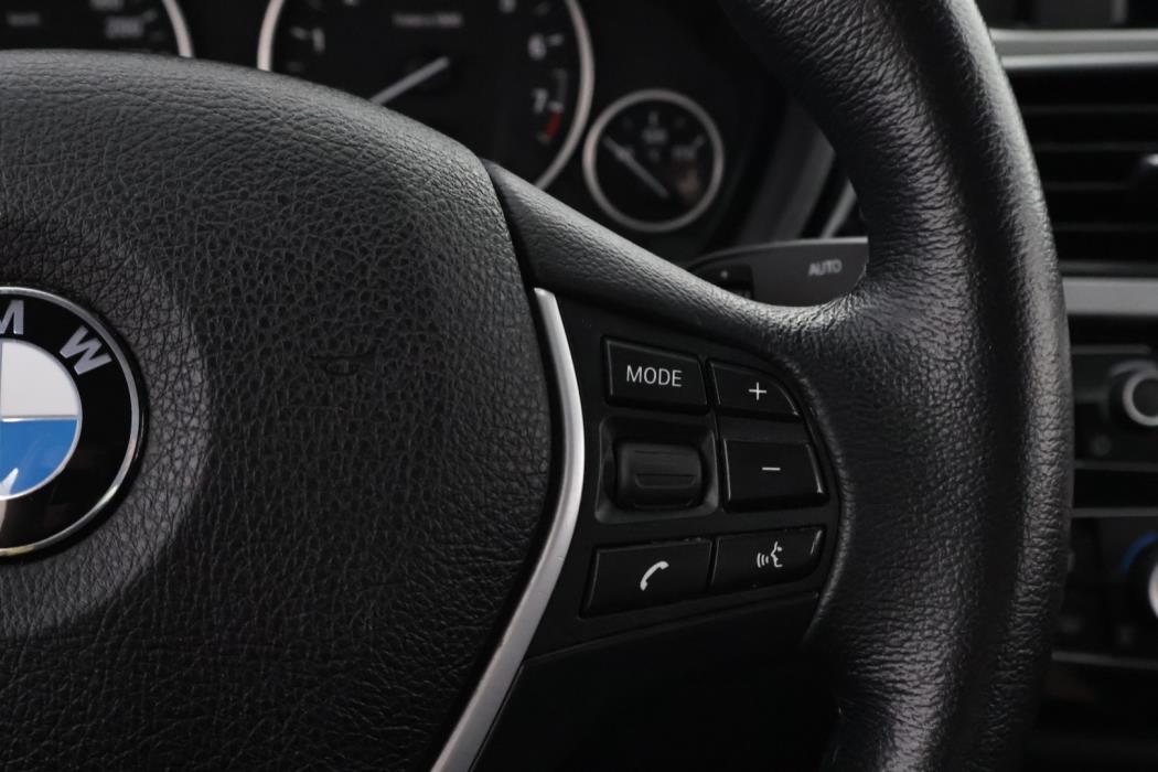 BMW 320 2019