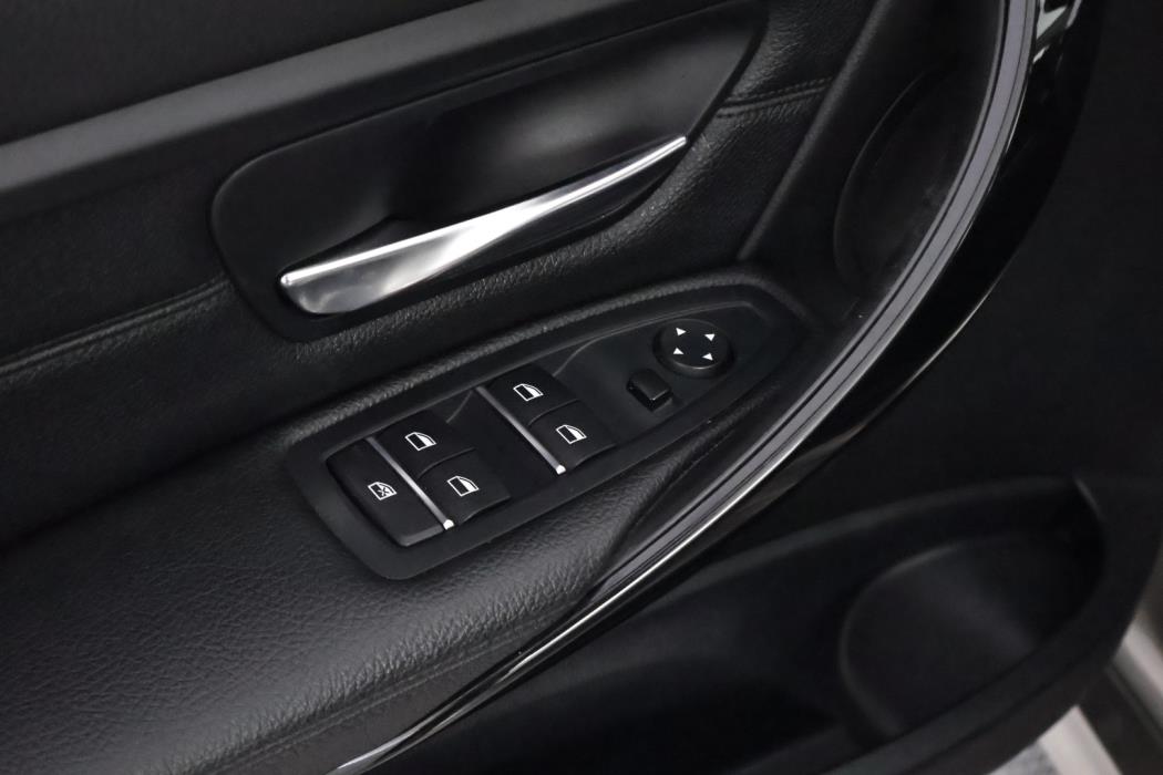 BMW 320 2019