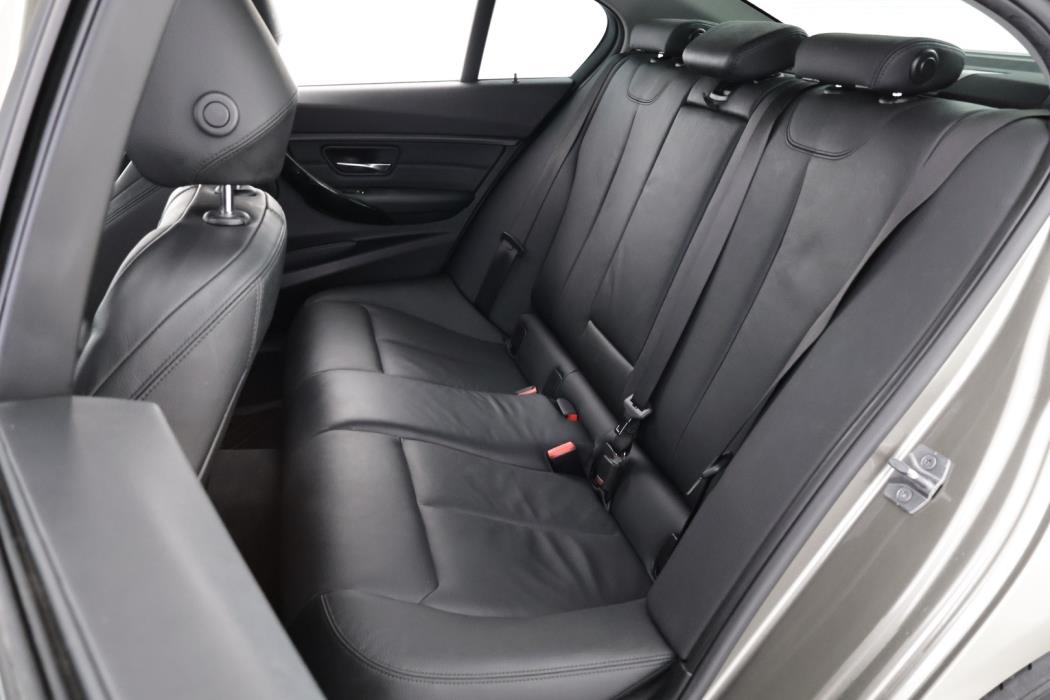 BMW 320 2019