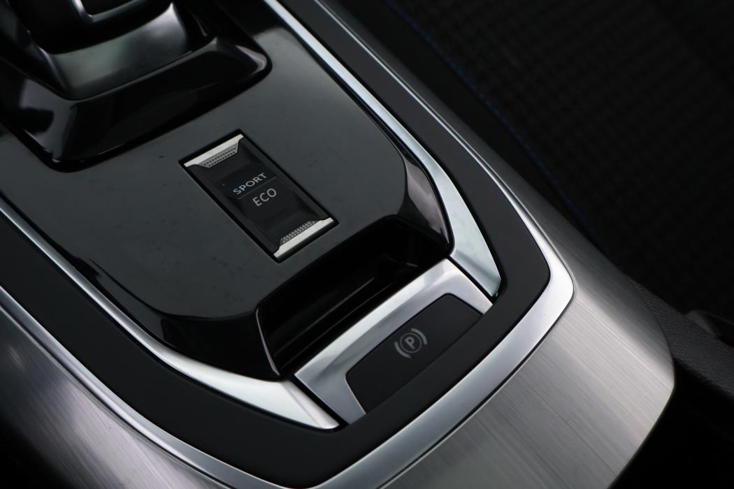 PEUGEOT 308 2020