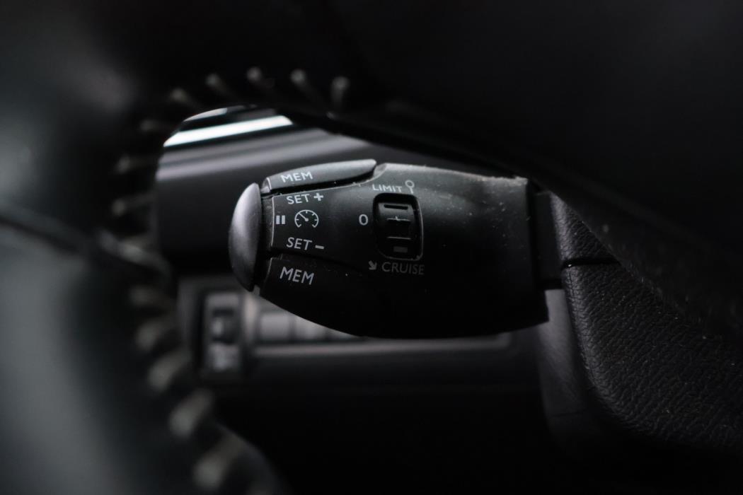 PEUGEOT 308 2020