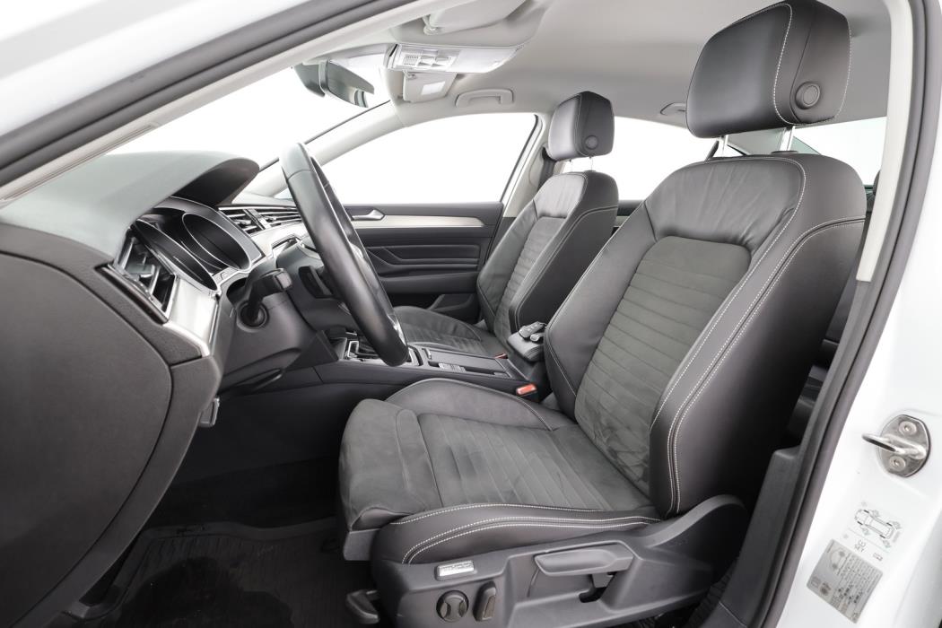 VOLKSWAGEN Passat 2022