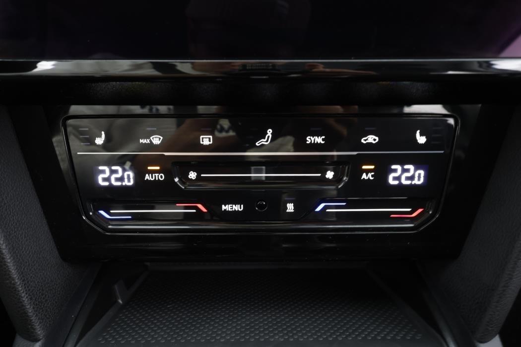 VOLKSWAGEN Passat 2022