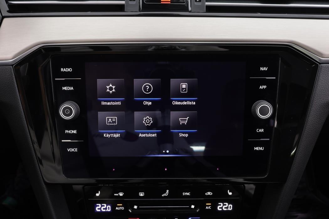 VOLKSWAGEN Passat 2022