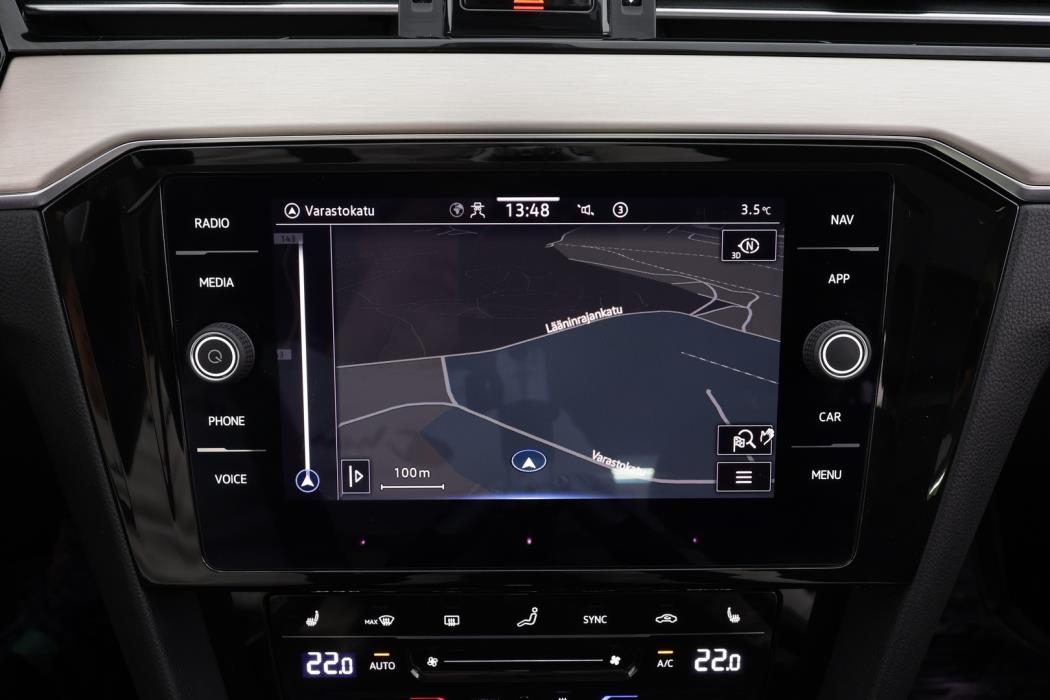 VOLKSWAGEN Passat 2022