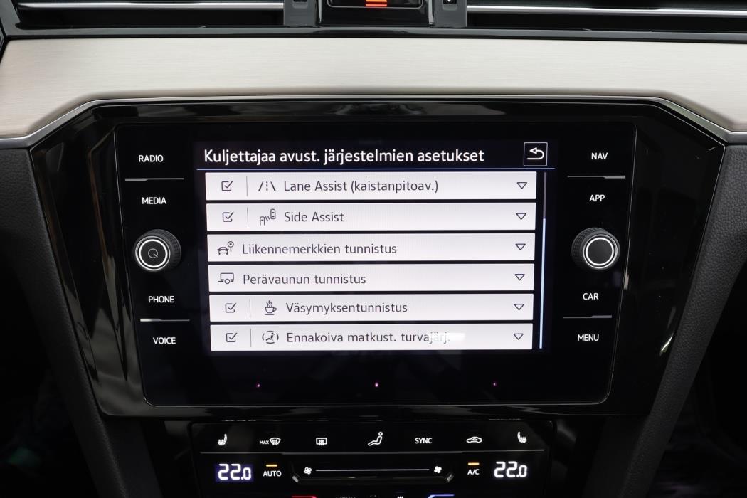 VOLKSWAGEN Passat 2022