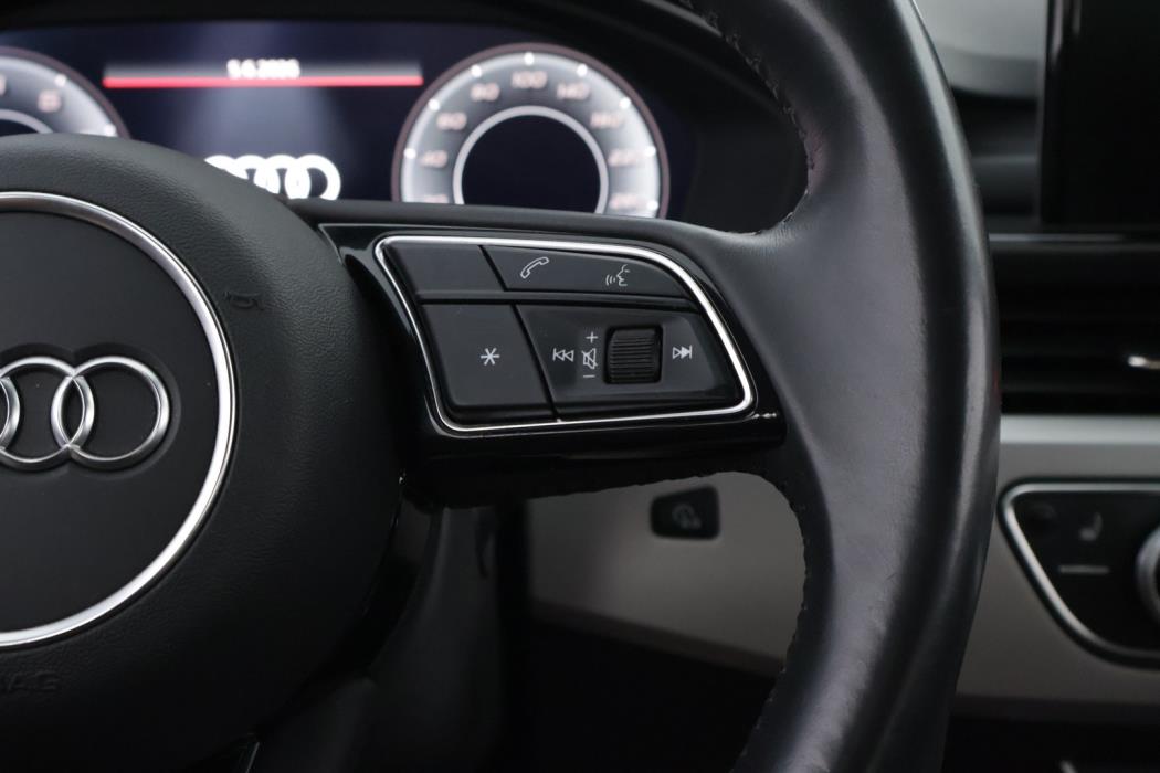 AUDI A4 2019