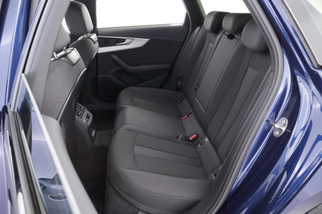 AUDI A4 2019