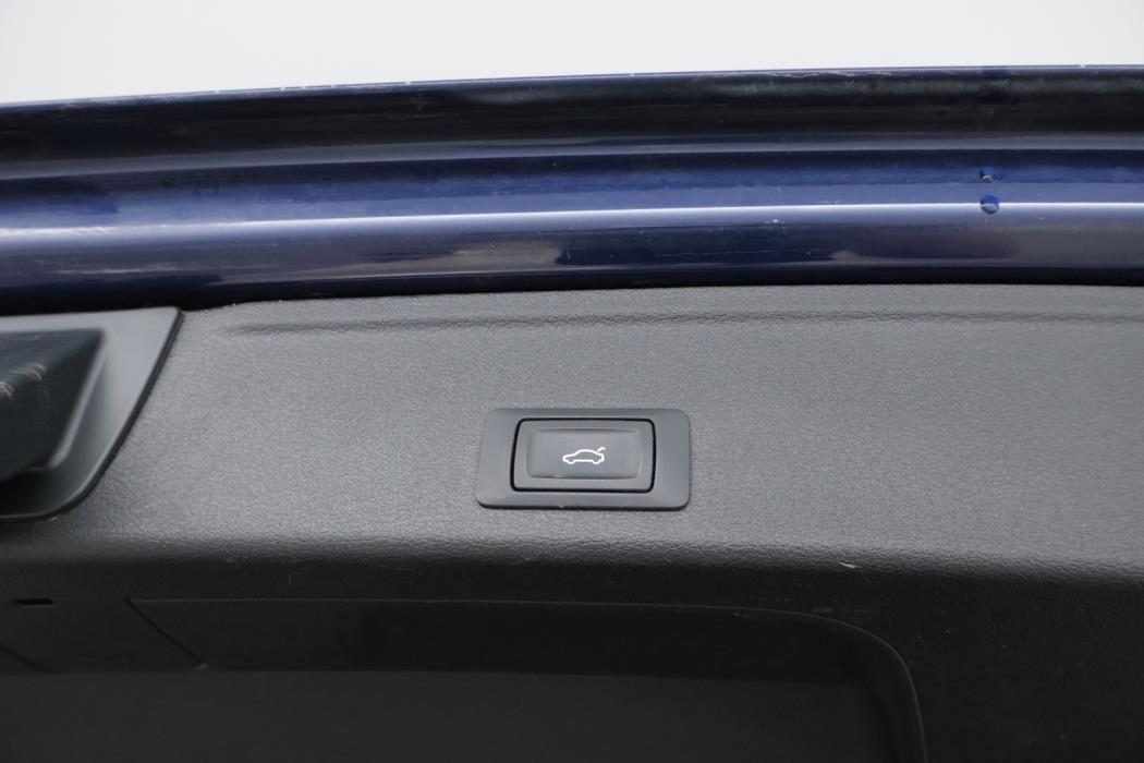 AUDI A4 2019